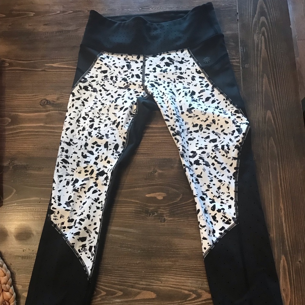 Athleta Stealth 7/8 Tight Never Worn!